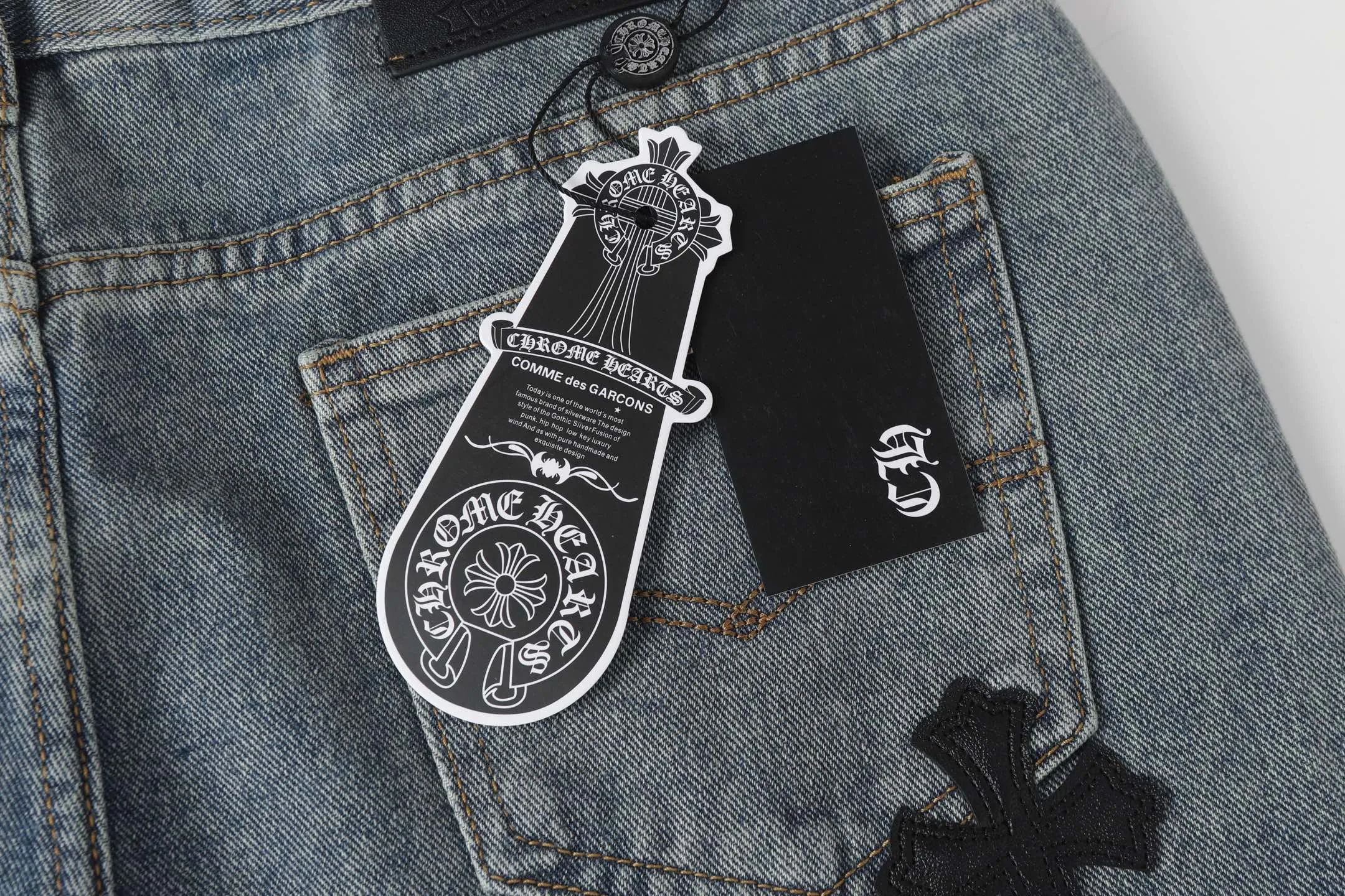 P260 Cross-border model, please do not place an order if you are pursuing quality - Chrome Hearts/Chrome Hearts Cross ✝️ Inlaid embroidered washed jeans, trousers and casual pants - High weight, high density and high quality. The wool is soft, delicate and skin-friendly. It feels soft and silky. It has excellent warmth and skin-friendly properties. - Customized weaving and dyeing, no color difference. No matter the fabric or workmanship details, it beats the ordinary version on the market - Hardware zipper accessories are all customized, full of details -Colour: washed blue -Size: 28 30 32 34 36